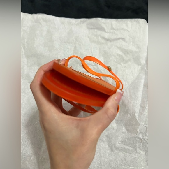 Tory Burch  Women's orange jelly sandals - Picture 10 of 10